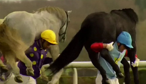 Vittel Water advertisement: Jockeys carrying horses on their backs to race