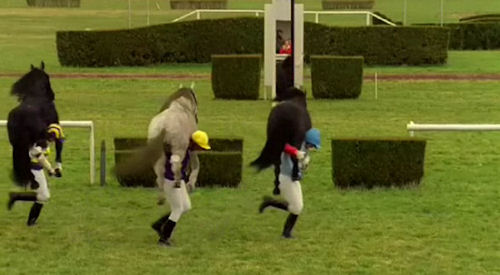 Vittel Water advertisement: Jockeys carrying horses on their backs for race come to finish line
